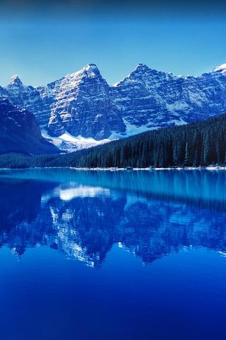 Moraine Lake, Alberta, Canada Moraine Lake, Alberta, Canada