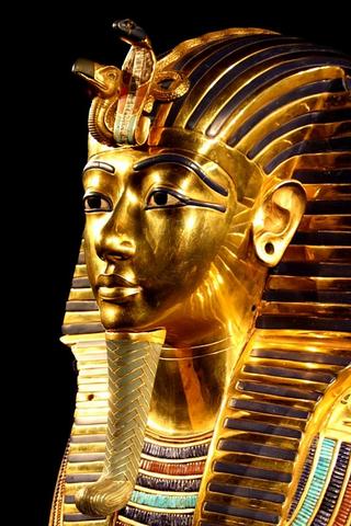 Gold Tutankhamun Statue